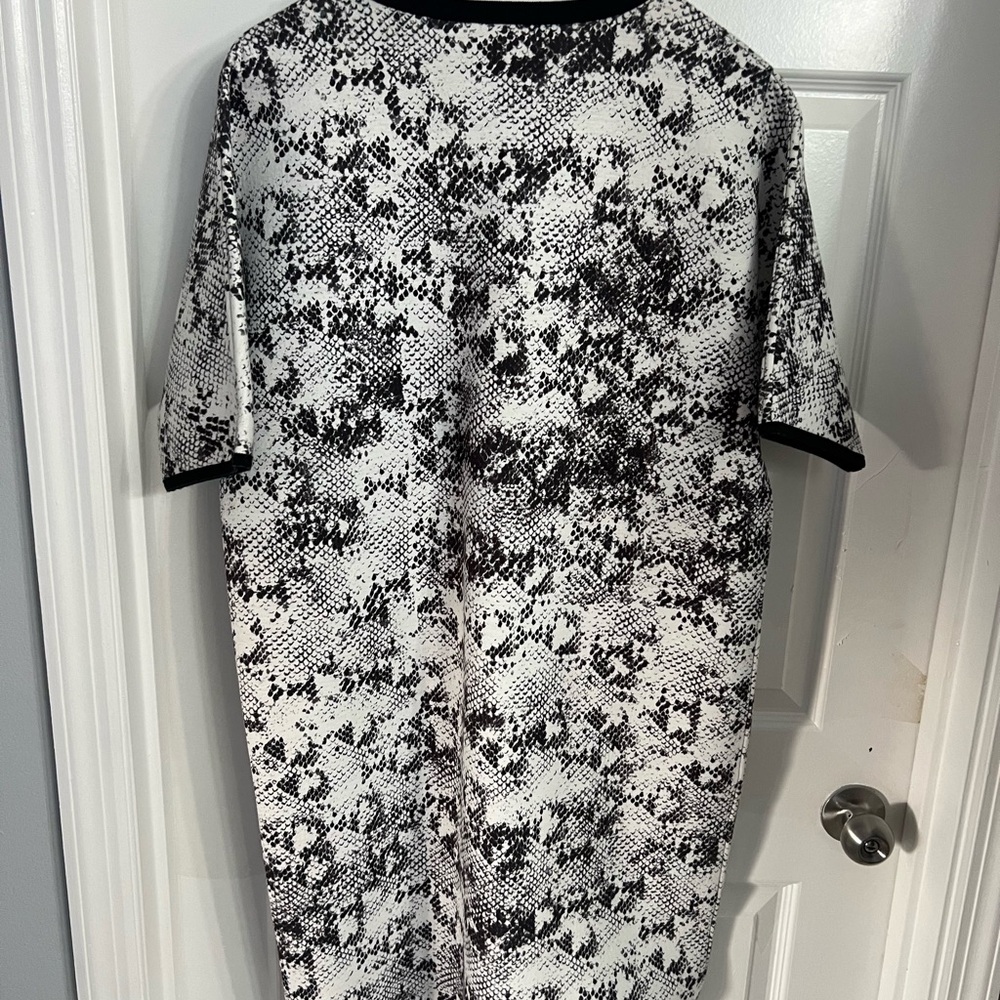 Escada scuba dress - unique Pitton color size large new condition